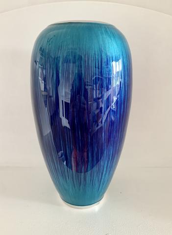 RED ETHICALLY SOURCED FAIR TRADE RECYCLED ALUMINIUM VASE WITH ENAMEL FINISH 